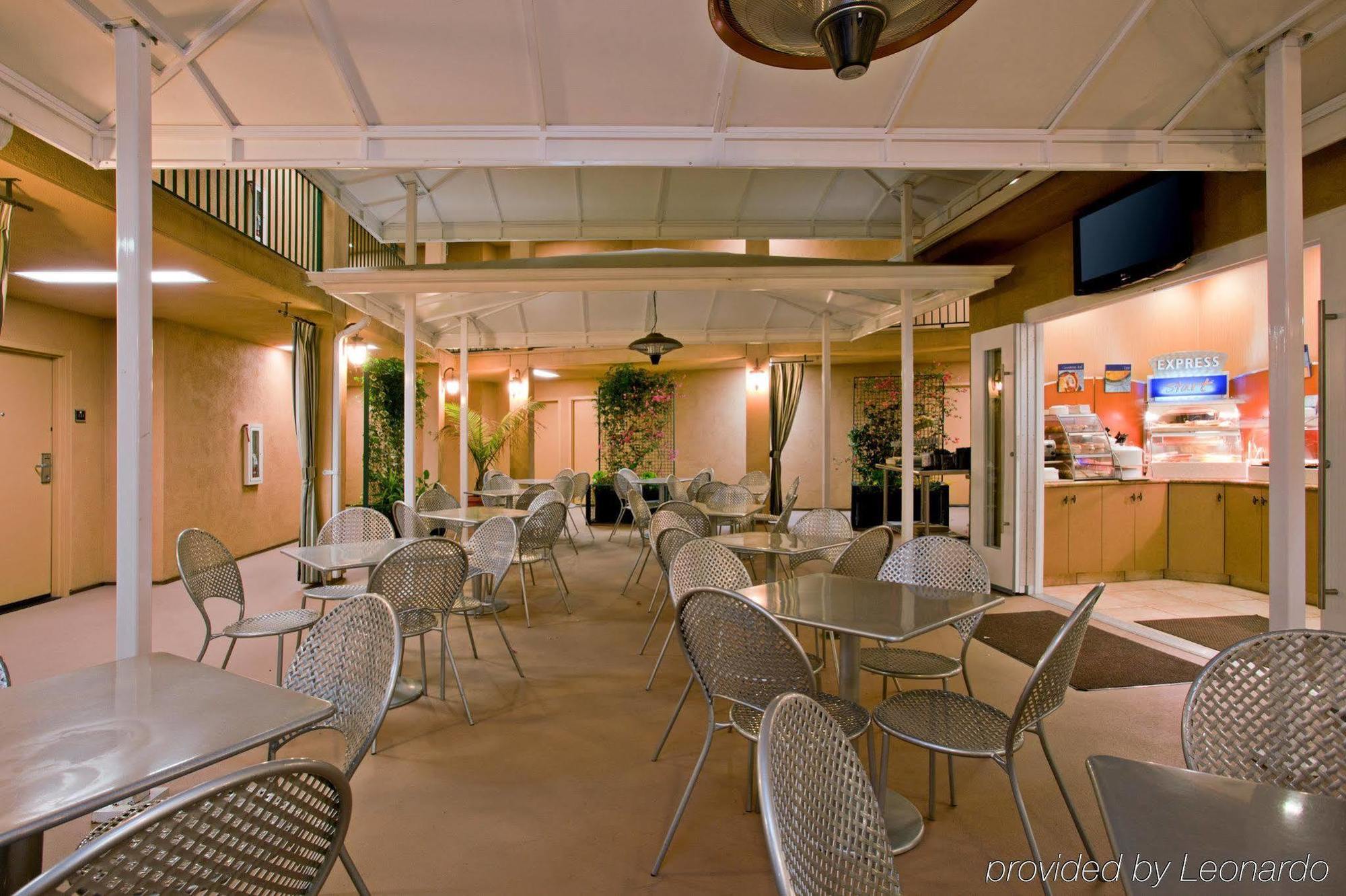 Holiday Inn Express West Los Angeles By Ihg Ngoại thất bức ảnh