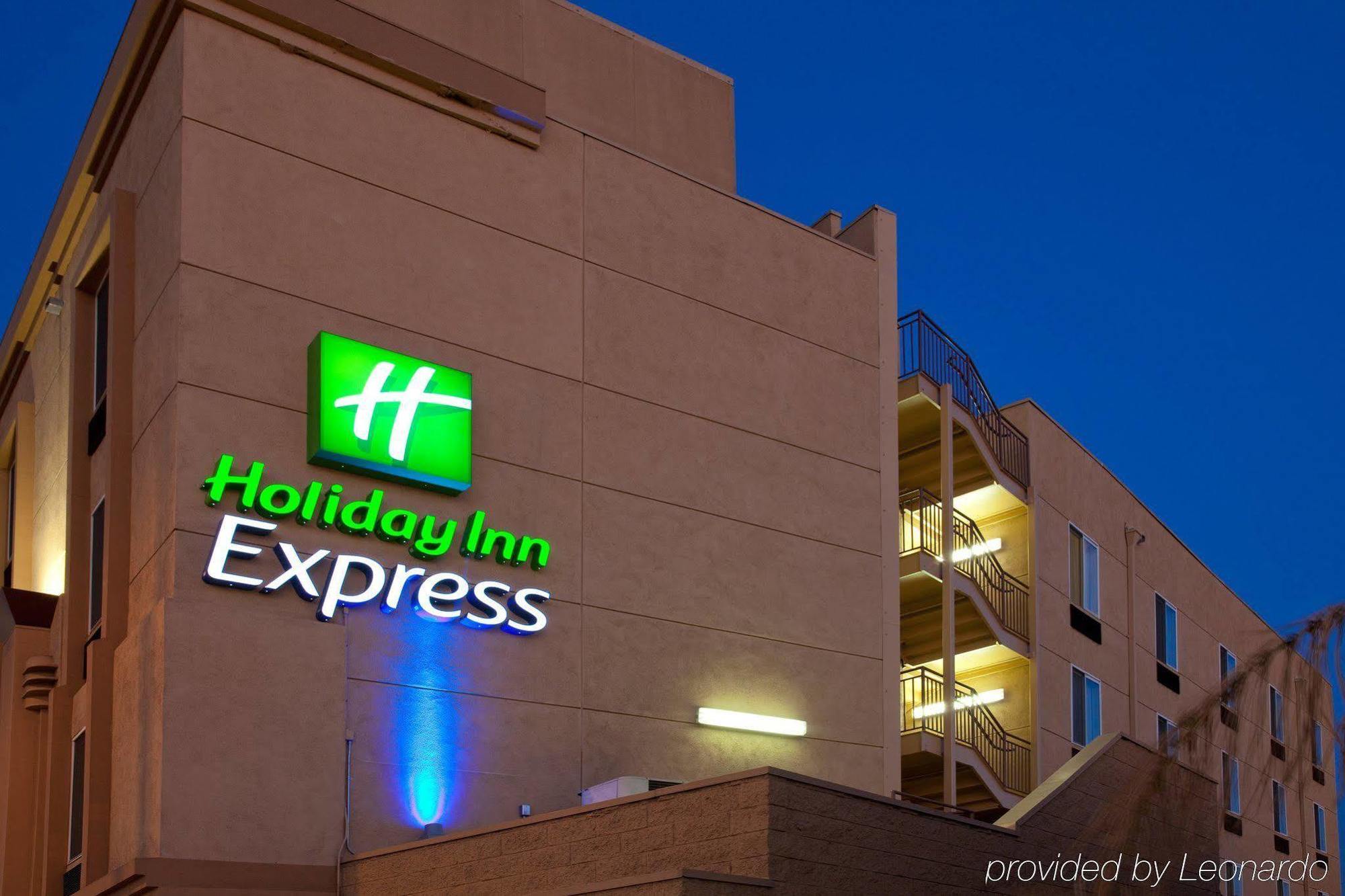 Holiday Inn Express West Los Angeles By Ihg Ngoại thất bức ảnh