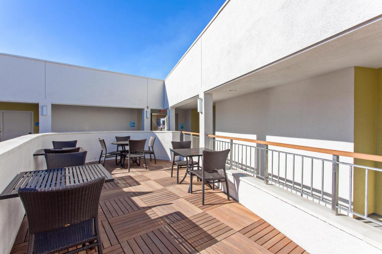 Holiday Inn Express West Los Angeles By Ihg Ngoại thất bức ảnh